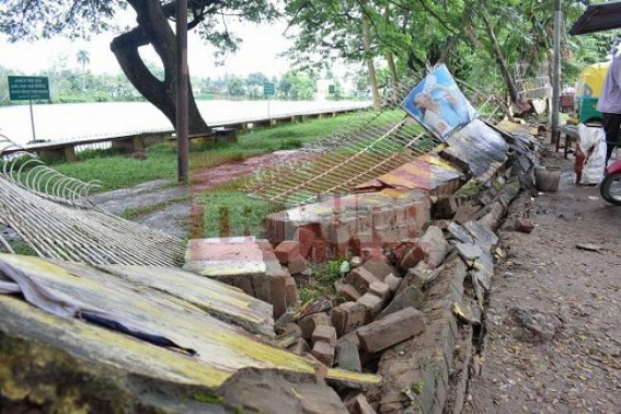 Rain collapses Jagannath Bari Park's wall Rain collapses Jagannath Bari Park's wall